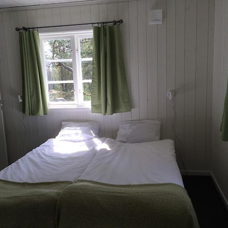 Oesjoenaes Hotel Tived Buitenkant foto